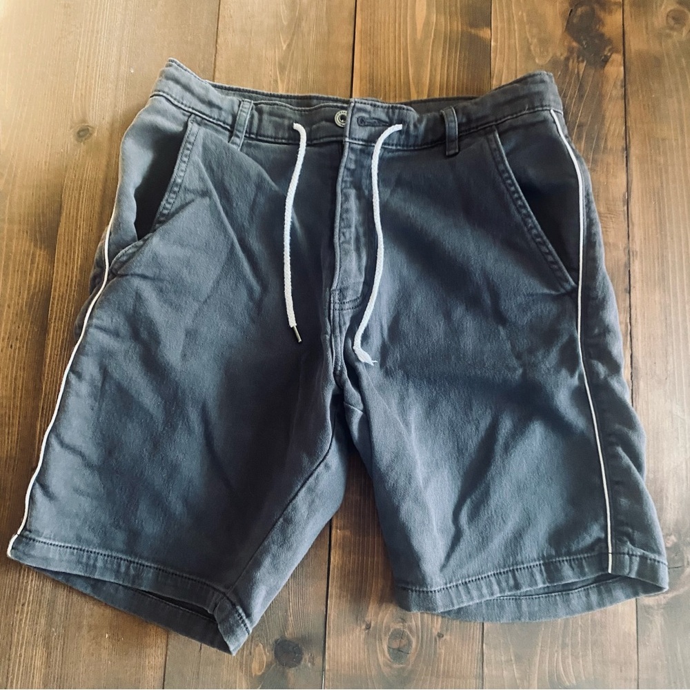 Signature by Levi Strauss & Co gray shorts